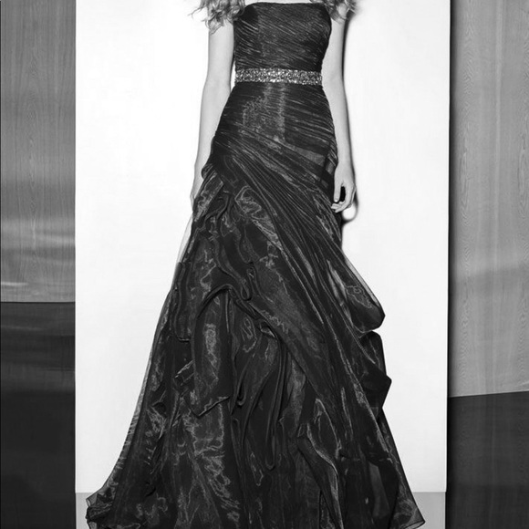 Black ruffled layers with train - Picture 3 of 14